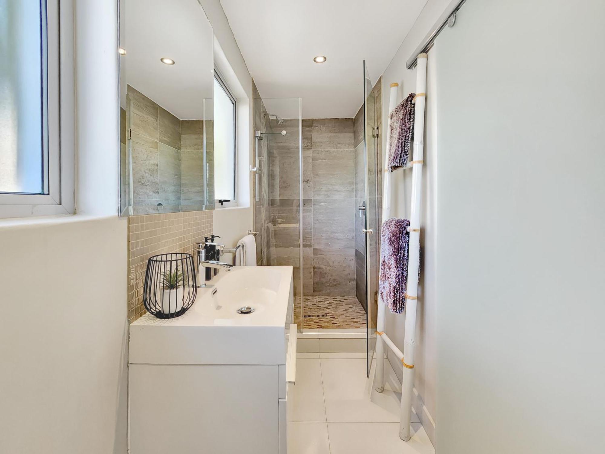 Cardita - 3 Bedroom Double Volume Dream Cape Town