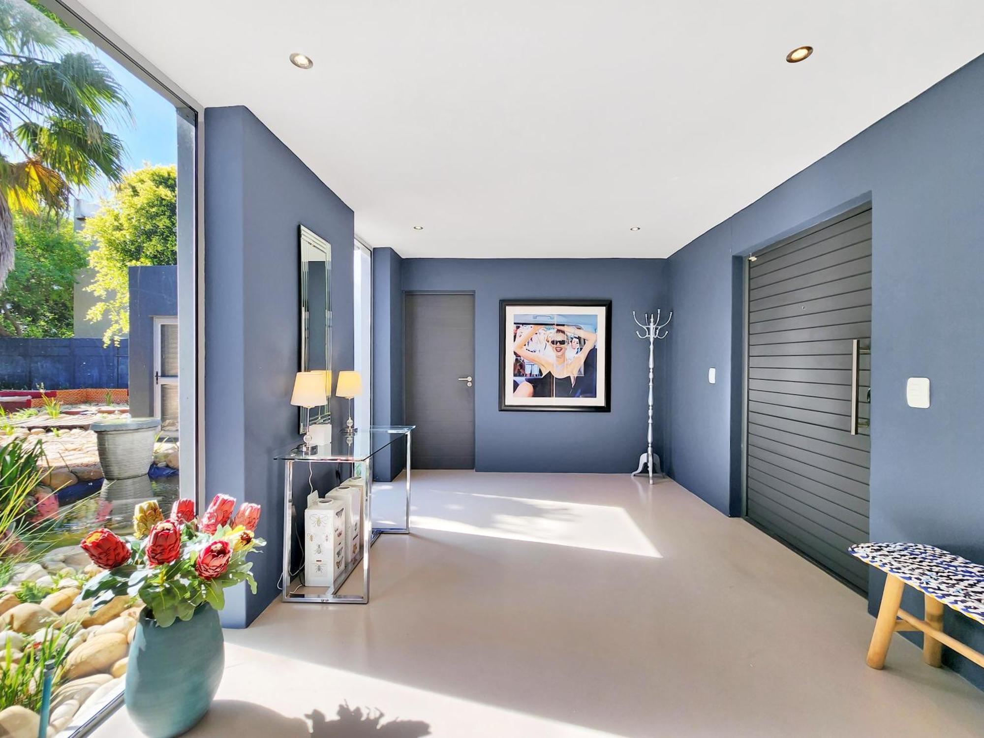 Cardita - 3 Bedroom Double Volume Dream Cape Town